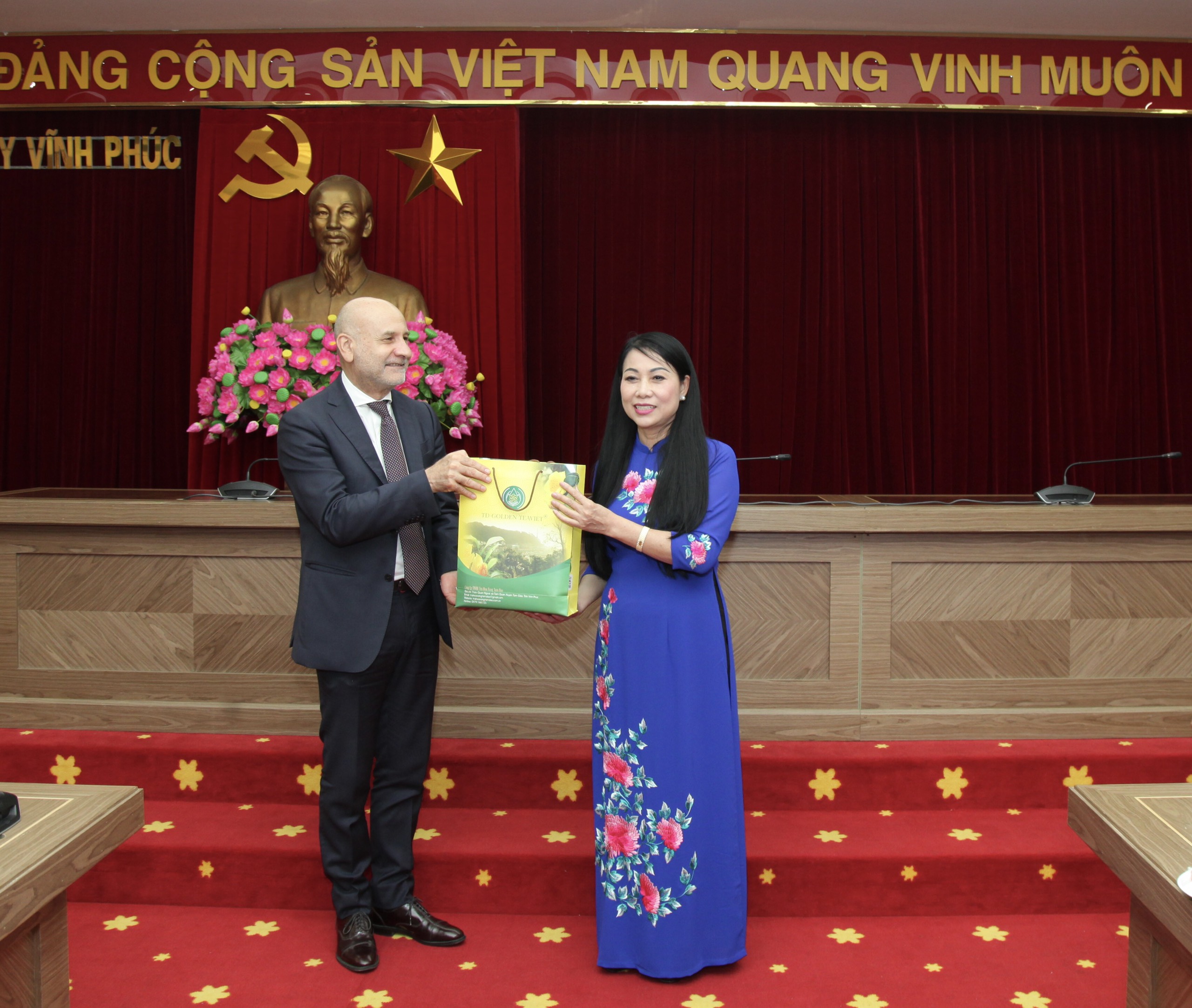 trà hoa vàng sấy thăng hoa 17gram