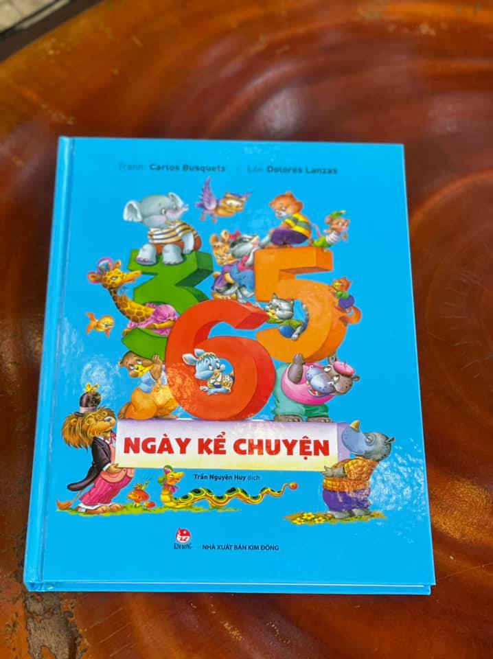 365 NGÀY KỂ CHUYỆN