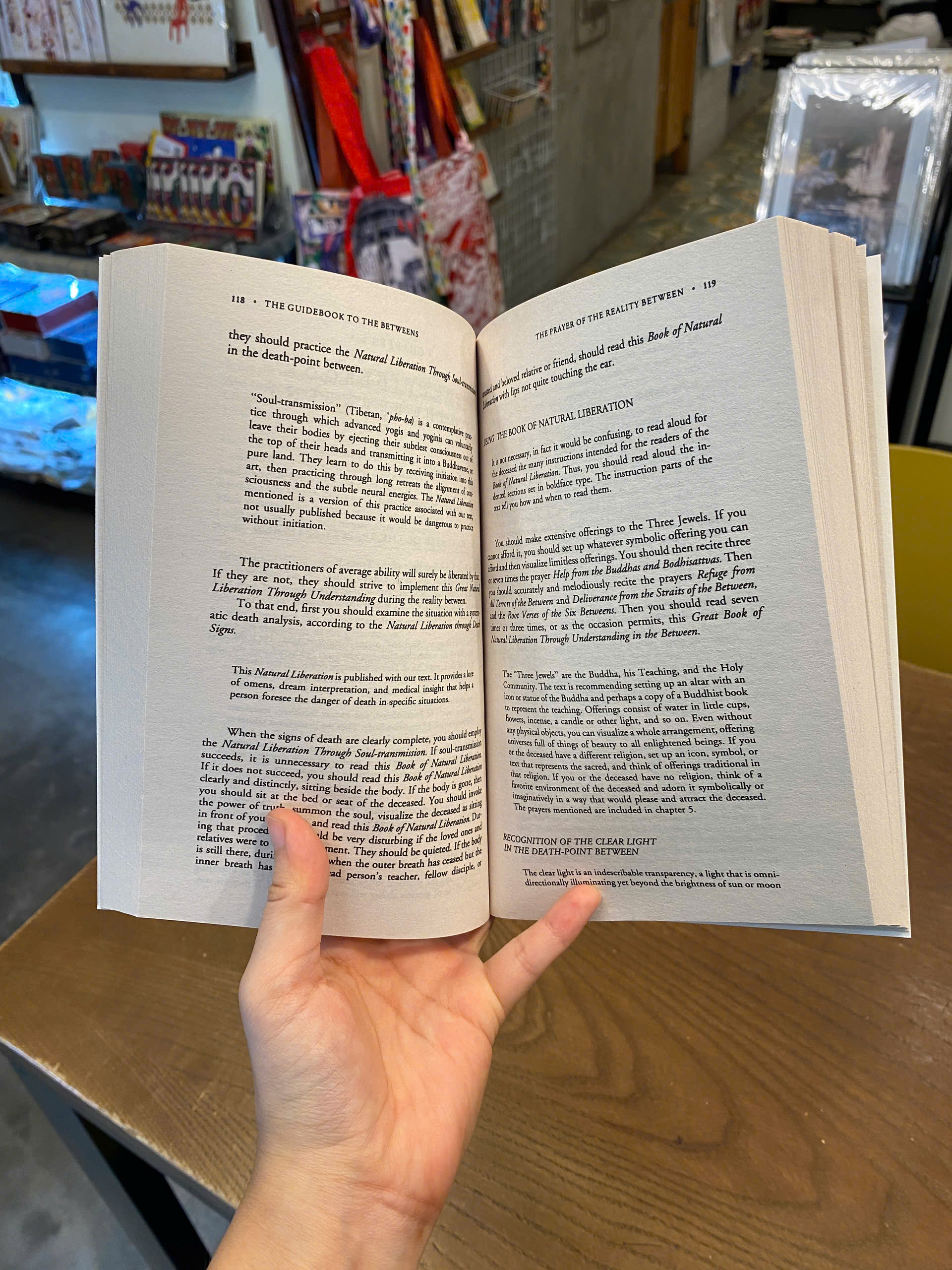 Sách - Tibetan Book of the Dead by Robert A.F. Thurman | Buddhism Book - English Nonfiction