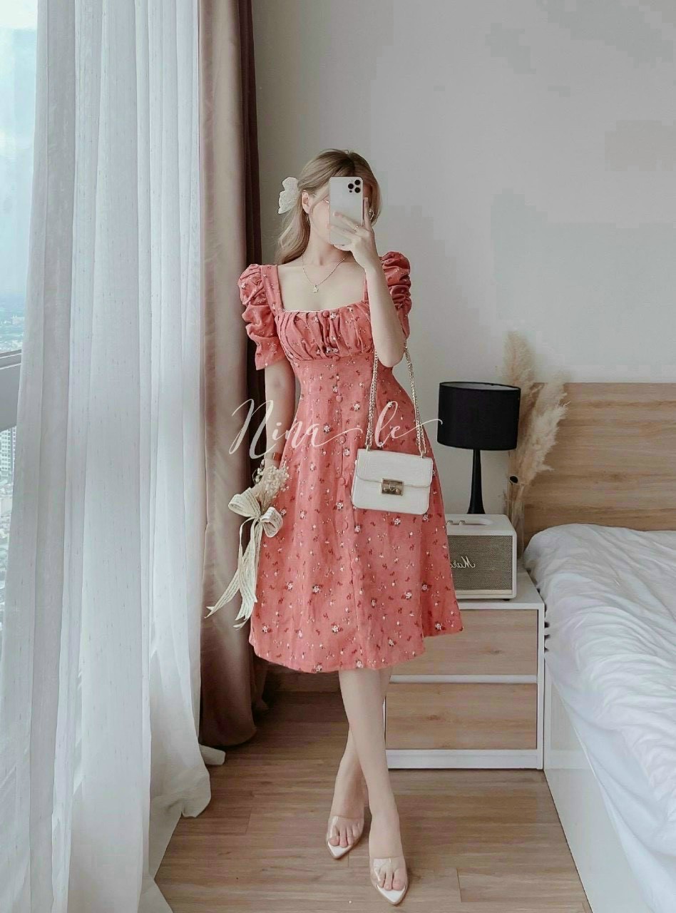 Đầm xòe tay lỡ cổ vuông có mút ngực