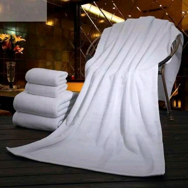Khăn tắm khách sạn xuất dư kt 70cm x 140cm nặng 500 gram dệt 100% cotton