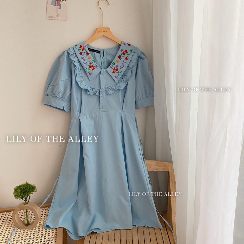 Váy trơn cổ bẻ thêu hoa
