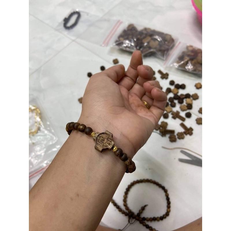 Vòng chuỗi trầm hương 6li mix thánh giá