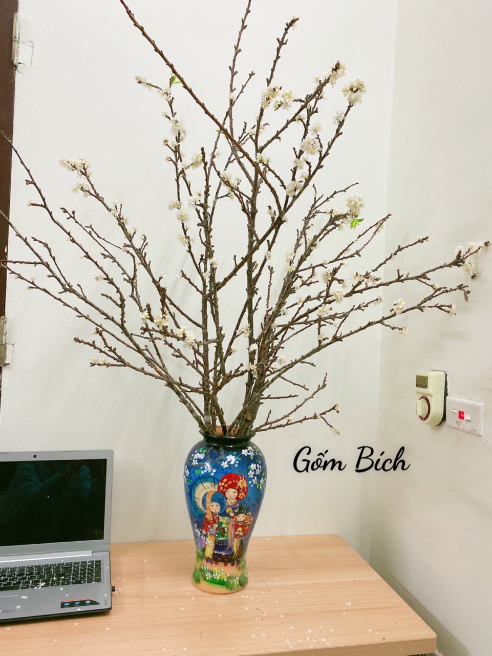 Bình Hoa Lọ Hoa Dáng Đùi Dế Vẽ Sơn 3D Gốm Sứ Bát Tràng