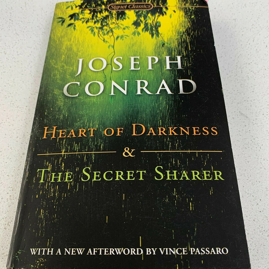 Signet Classics : Heart of Darkness and The Secret Sharer (With A New Afterword by Vince Passaro)