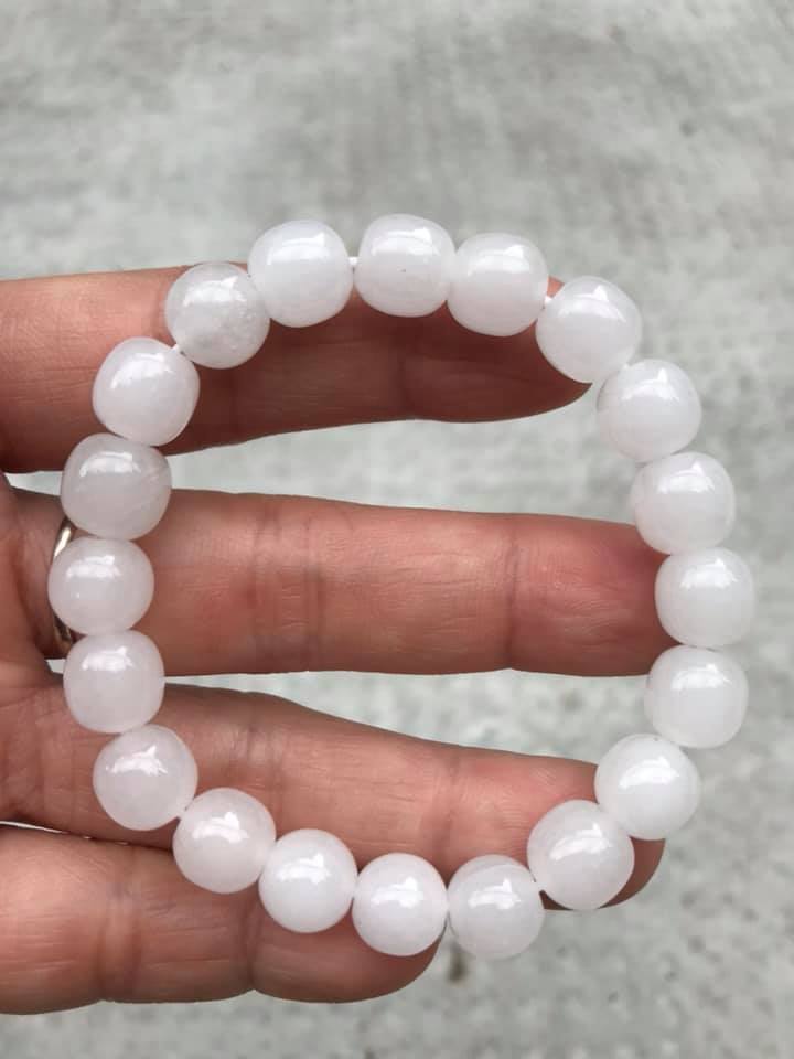 Vòng Tay Phong Thủy May Mắn Đá Ngọc Hoà Điền TRẮNG Tự Nhiên Size 9,5mm Màu Trắng Ngọc bóng đẹp Nữ mệnh Kim mệnh Thủy ạ