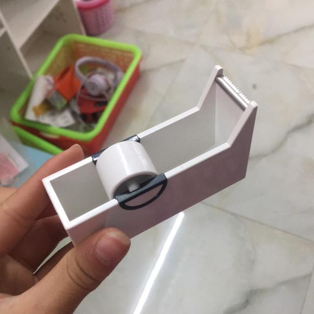 Cắt băng dính