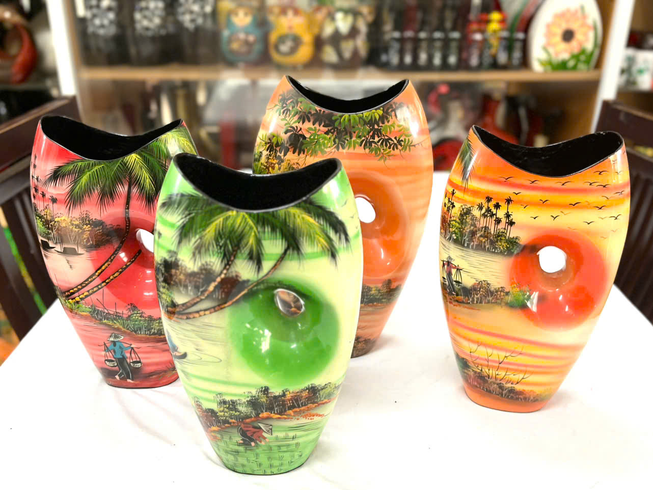 Bình sơn mài cao cấp Thanh Bình Lê- Bình miệng cá khoét lỗ size 31x17 cm