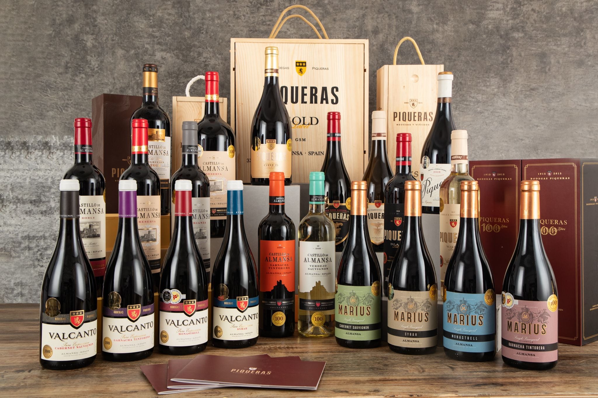 Rượu vang Organic Piqueras VS Monastrell & Garnacha Tintorera kèm túi hộp,đồ khui
