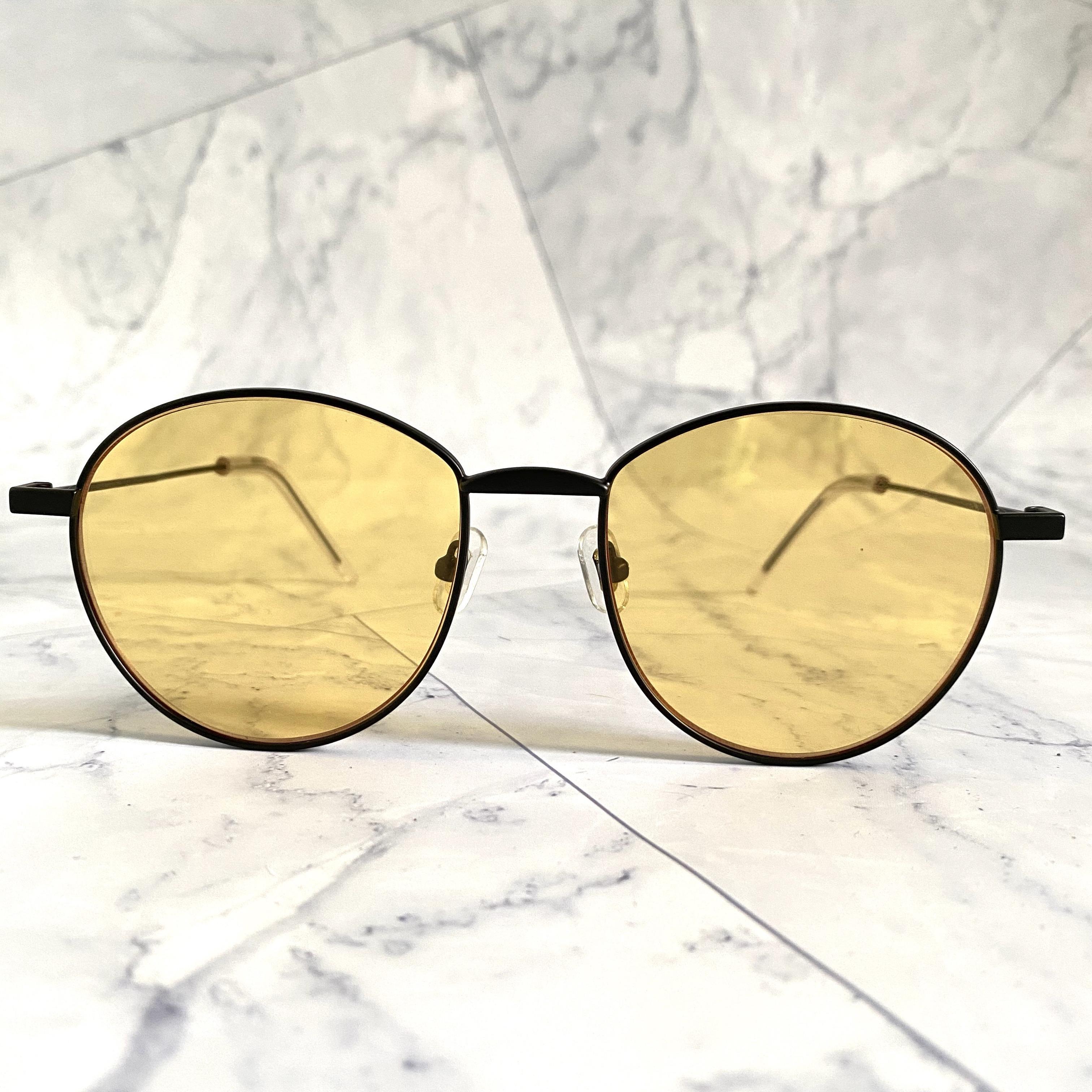 Kính mát màu vàng thời trang sành điệu