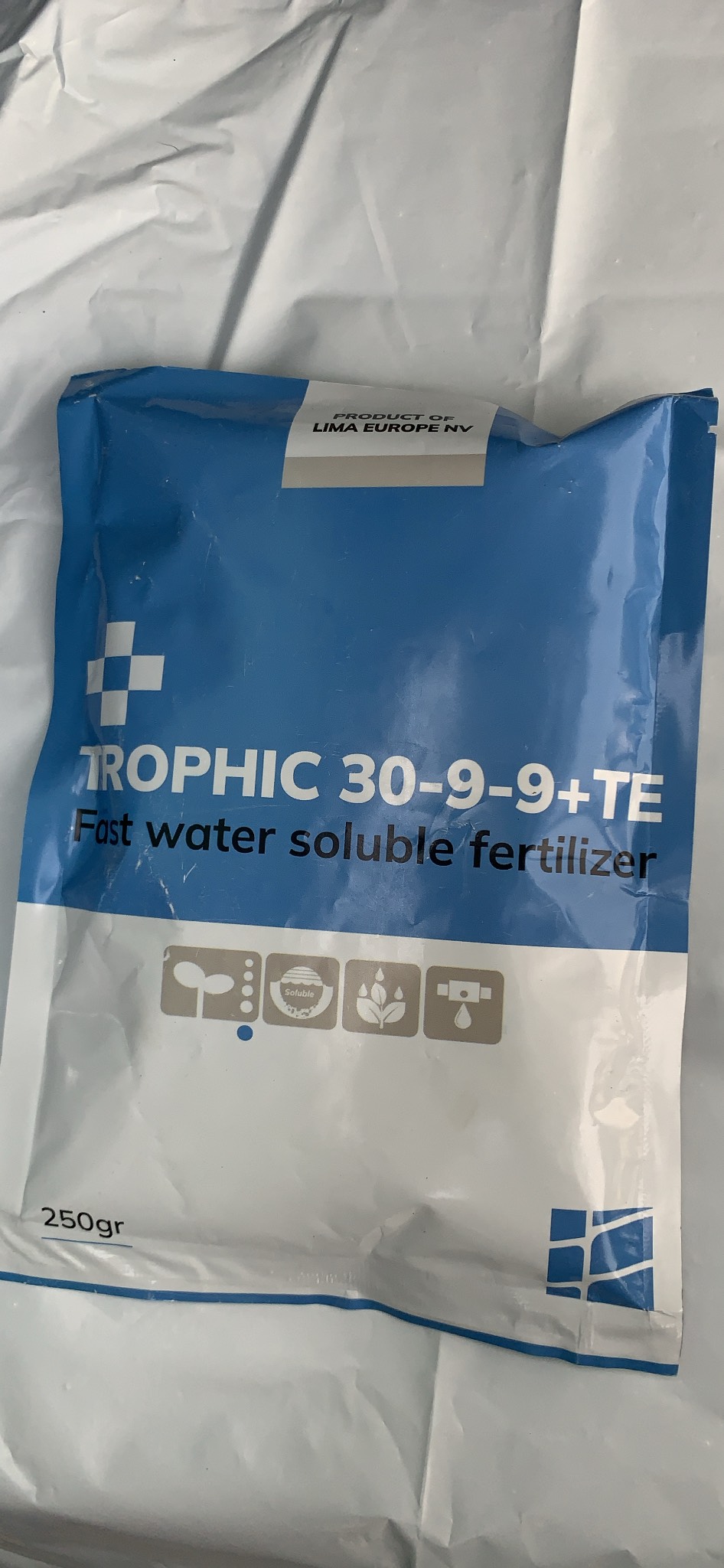 Phân bón lá giỏ giọt nhập Bỉ TROPHIC NPK 30-9-9 +te /20-20-20 te /10-4-40 te gói 250gr
