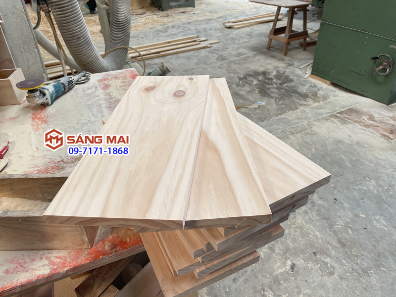 - Gỗ thông tấm mặt rộng 20cm x dày 2cm x dài 40cm + láng nhẵn mịn 4 mặt