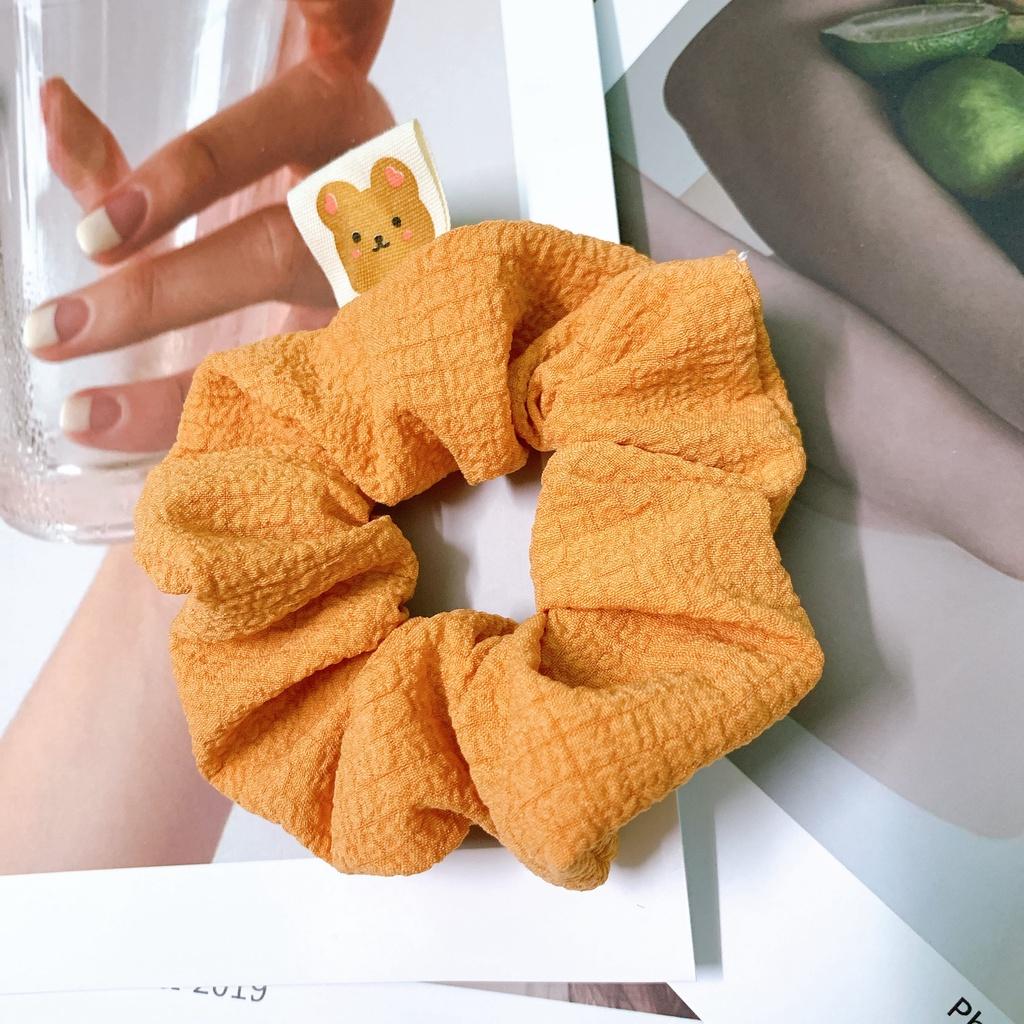 Scrunchies dây cột tóc vải xô đũi phồng có tag gấu xinh xắn nhiều màu dành cho bạn gái