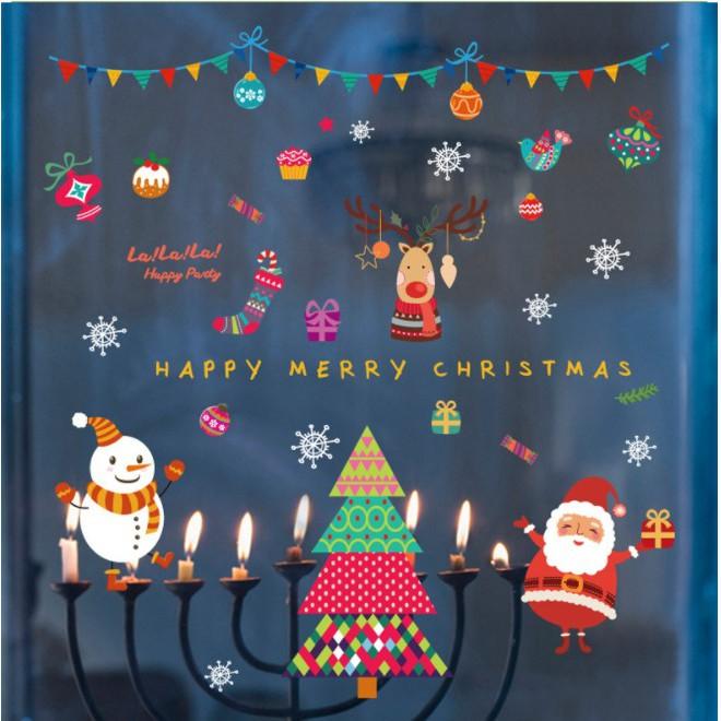 Decal trang trí noel ông già noel và người tuyết bên cây thông sắc màu