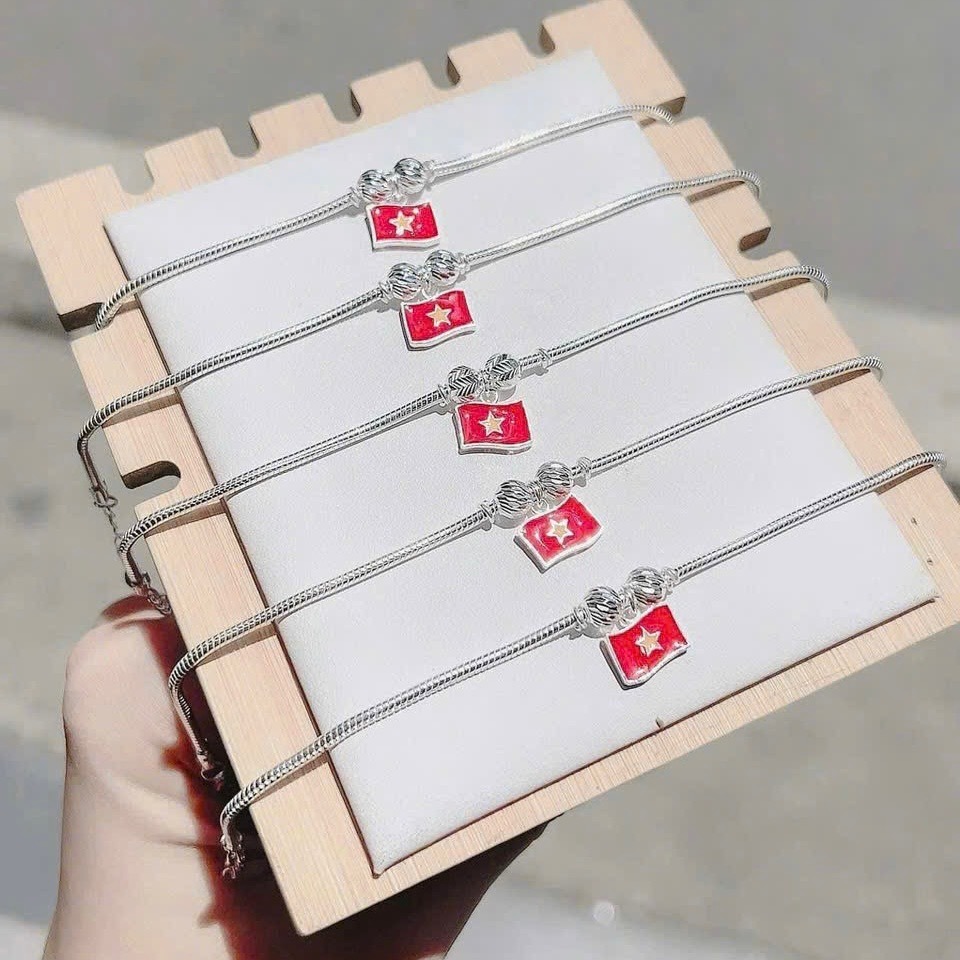 Mặt Dây Chuyền Bạc Lá Cờ Việt Nam Bạc Hiểu Minh MDN487