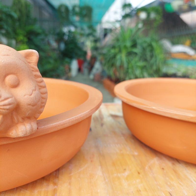 Chậu đất nung Bình Dương - Ổ mèo con dễ thương, miệng chậu 24cm, chiều cao tới miệng 6cm, chiều cao tới đầu mèo 12cm