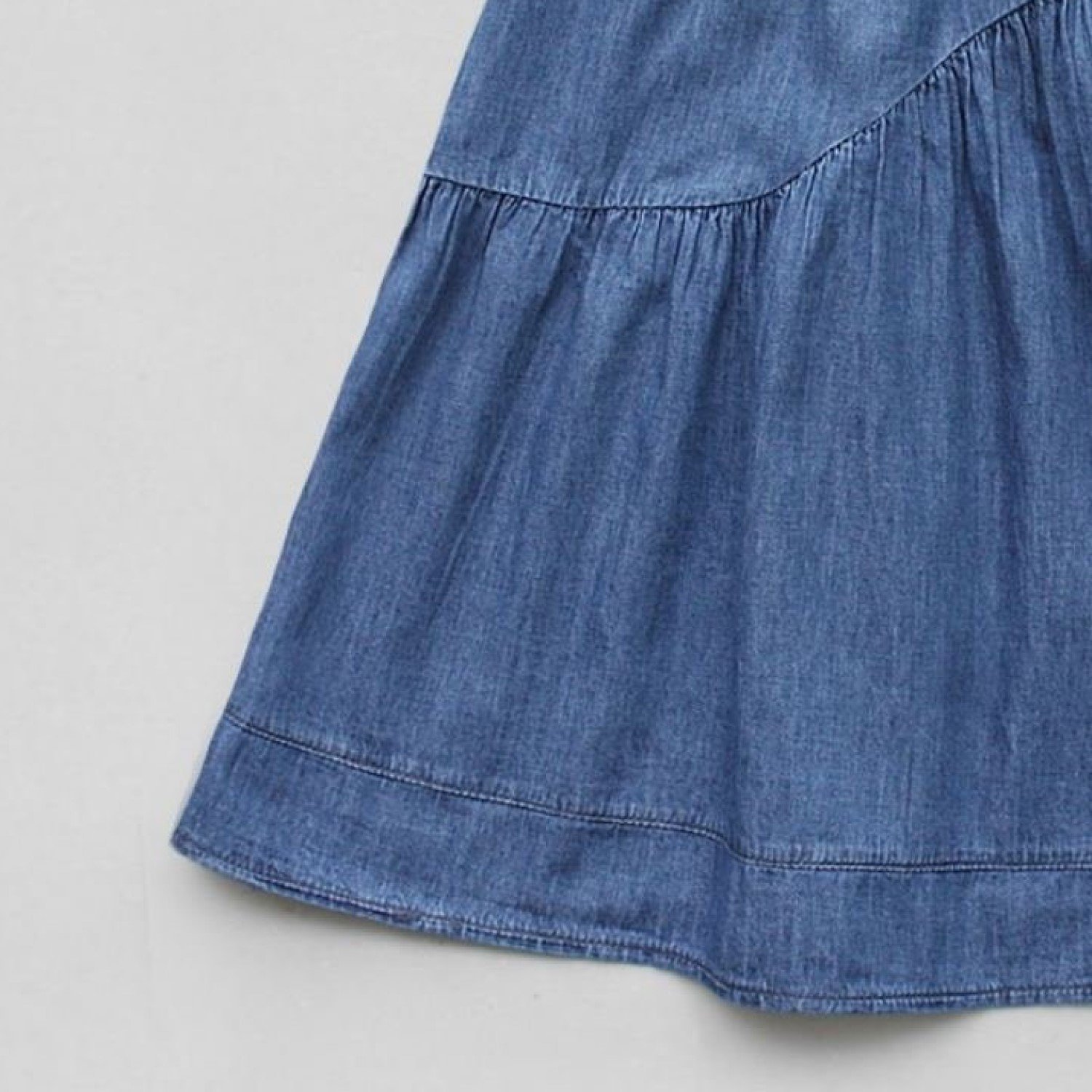 G00000613 Đầm váy maxi jean xanh 2 dây bản to bé gái, chất jean giấy mềm mát