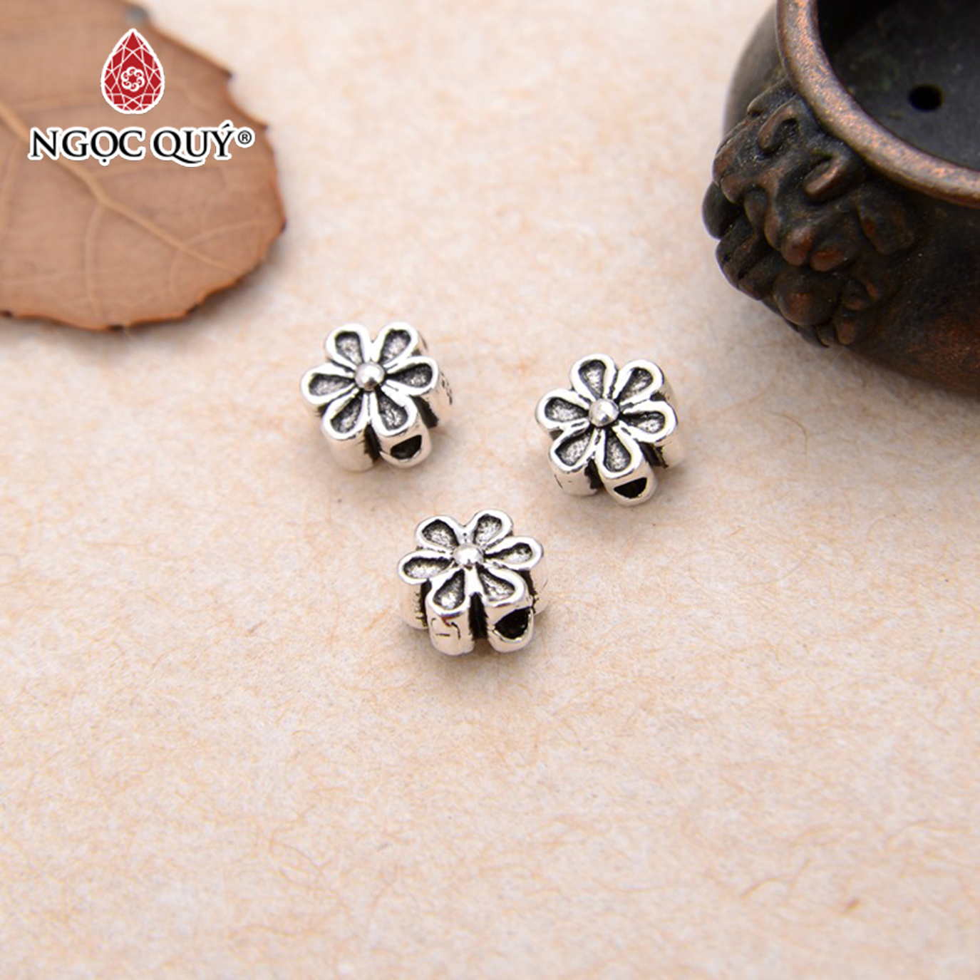 Charm bạc hoa mai 6 cánh xỏ ngang - Ngọc Quý Gemstones