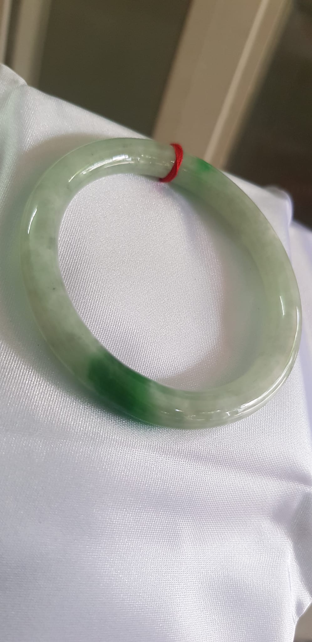 Vòng Cẩm Thạch tự nhiên mới Đậu AS Sao 52mm x cọng 7mm màu trắng bông đậu điểm lý 1 góc đẹp Nữ 50kg - 56kg đeo ạ