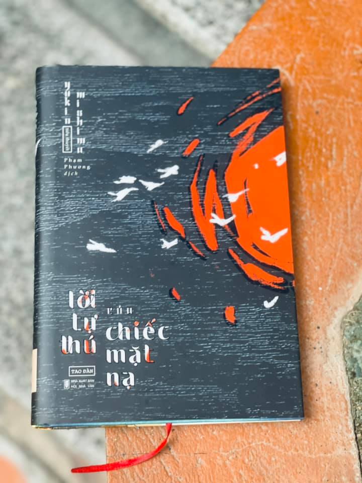 LỜI THÚ TỘI CỦA CHIẾC MẶT NẠ (Bìa cứng)