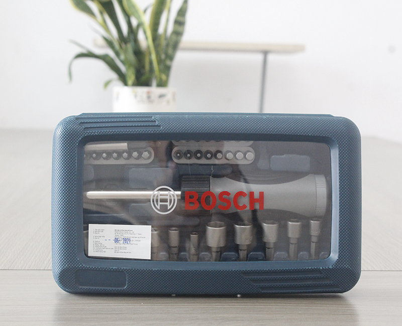 Bộ Bặn Vít Đa Năng Bosch 46 món - Giao màu ngẫu nhiên