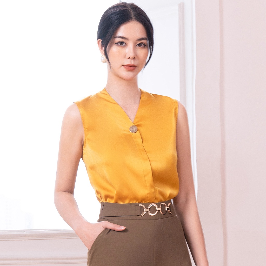 Áo Sơ Mi Lụa Nữ UK Fashion Thiết Kế Sát Nách Xếp Vai Đính Khuy Tinh Tế, Chất Vải Mềm Nhẹ NKSM2204004