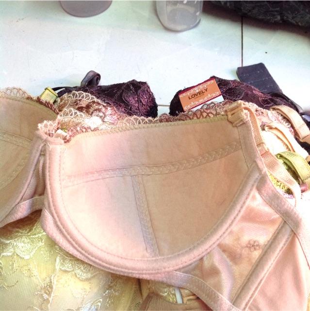 Áo ngực không mút có gọng