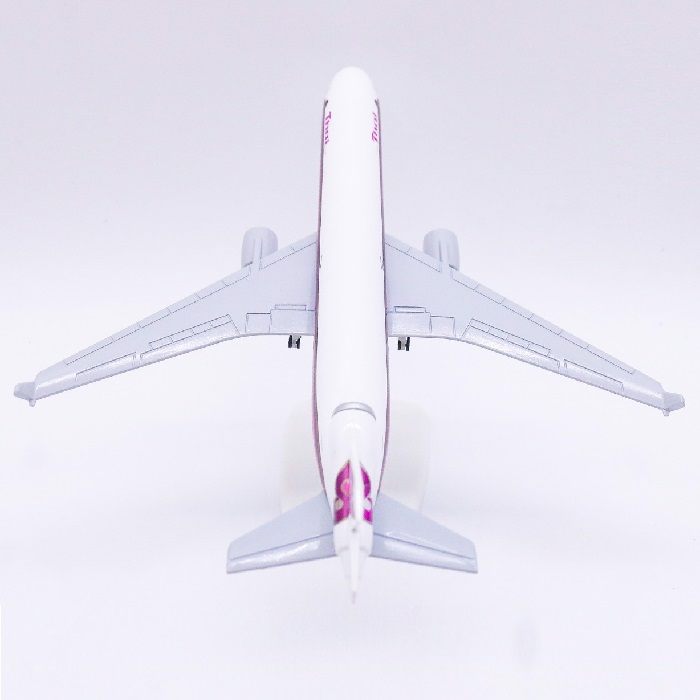 Mô hình máy bay Thai MD-11 20cm có bánh xe