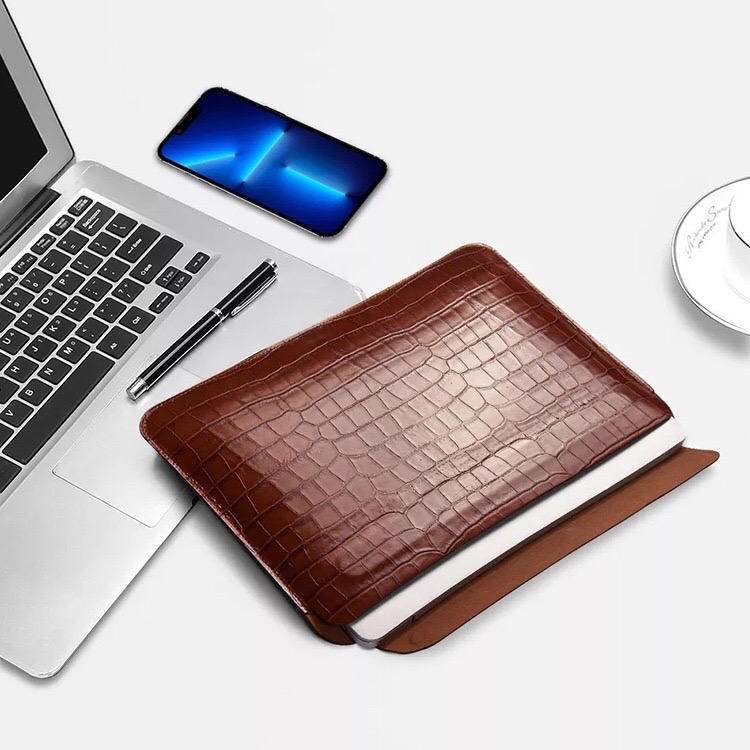 Bao da Wiwu Skin Croco cho macbook , kết cấu da cá sấu siêu mỏng, hấp phụ mạnh - Hàng chính hãng