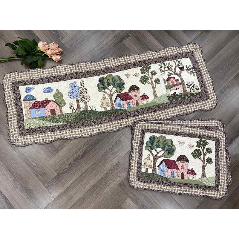 Thảm dài - cây và nhà - viền caro nâu - TDA06415