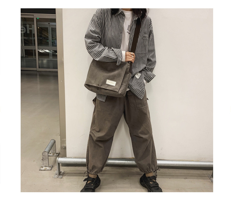 Túi đeo chéo nữ phong cách dễ thương – BEE GEE DCNU1092