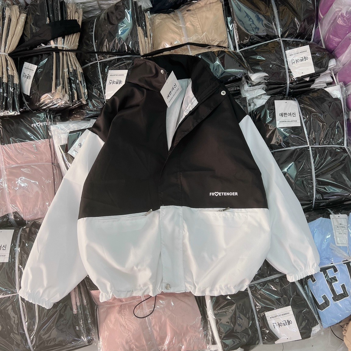 Áo khoác dù BOMBER Ulzzang Nam Nữ Thêu bage Unisex Form Rộng