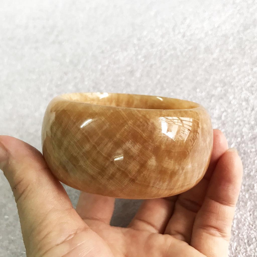 Vòng tay đá thật màu vàng mật bản 3cm ngọc nhiều size cho người mệnh KIM và THỔ