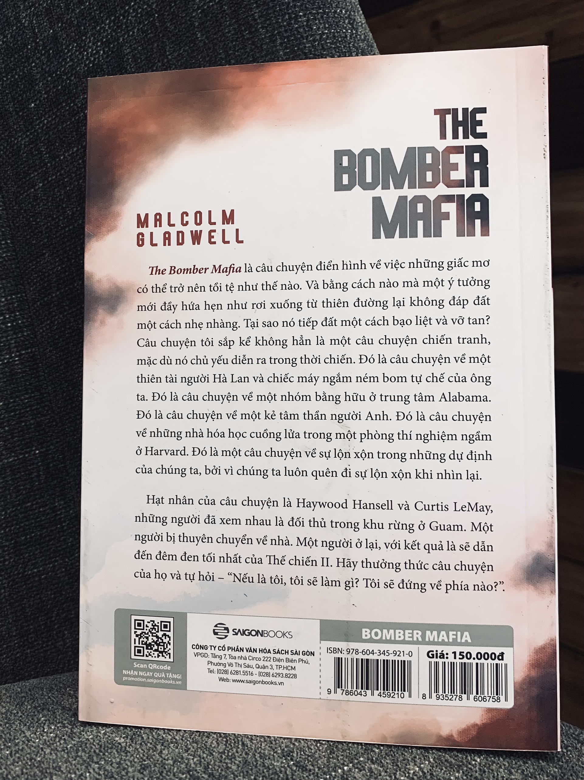 THE BOMBER MAFIA: GIẤC MƠ, CÁM DỖ VÀ ĐÊM DÀI NHẤT TRONG THẾ CHIẾN II