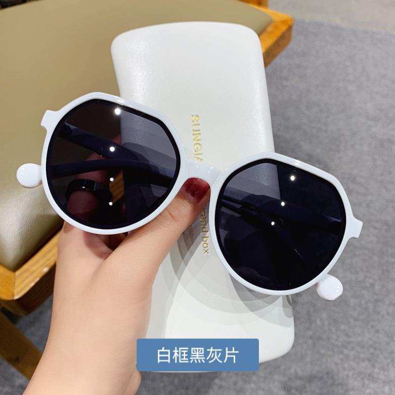 Kính mát nữ thời trang cao cấp chống tia UV mẫu mới nhất 2021Kính mát thời trang siêu xinh