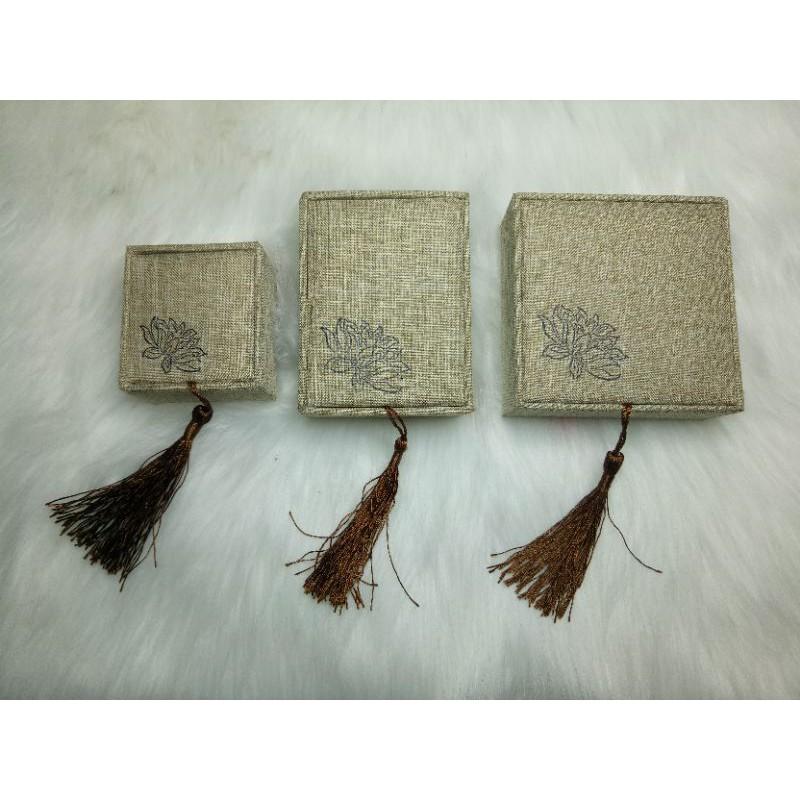 Combo 100 chiếc hộp đựng vòng LOẠI ĐẸP kt 10x10cm