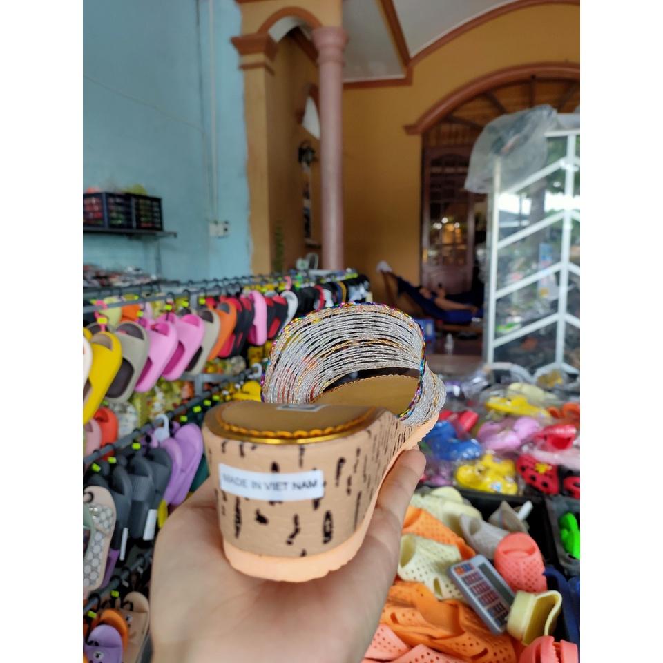 Dép lưới bà ngoại huyền thoại đế cao