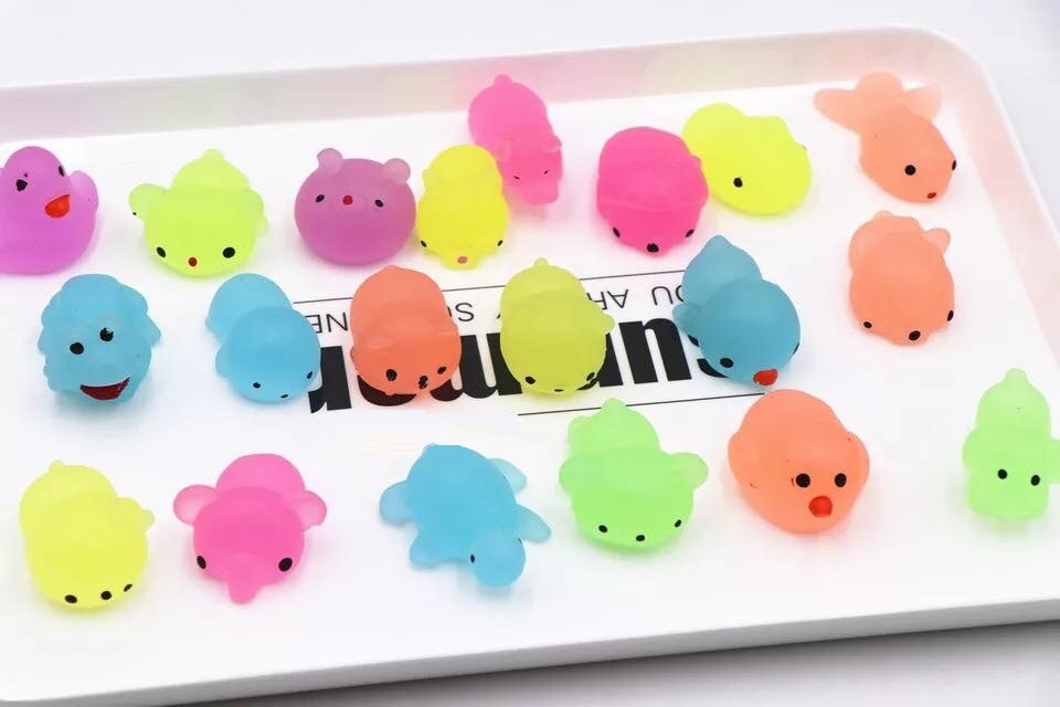 SQUISHY MOCHI PHÁT SÁNG TRONG ĐÊM