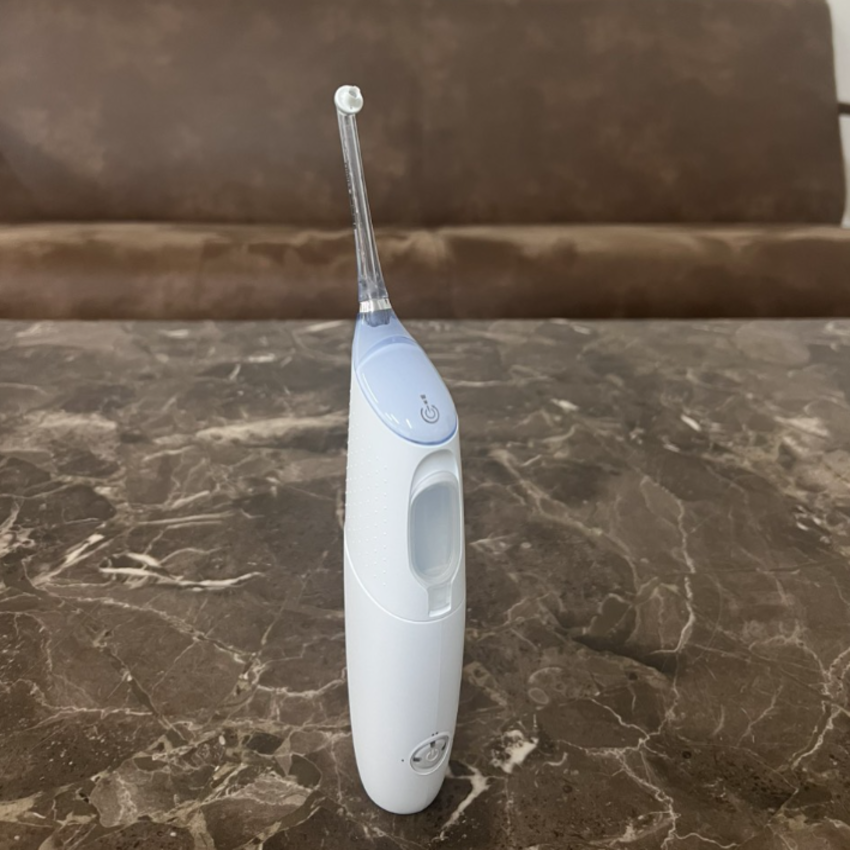 Máy tăm nước thương hiệu Philip Sonicare AirFloss Pro Ultra HX8331/01 - Công suất 1.4W - Có 3 chế đọ phun - Hàng Nhập Khẩu