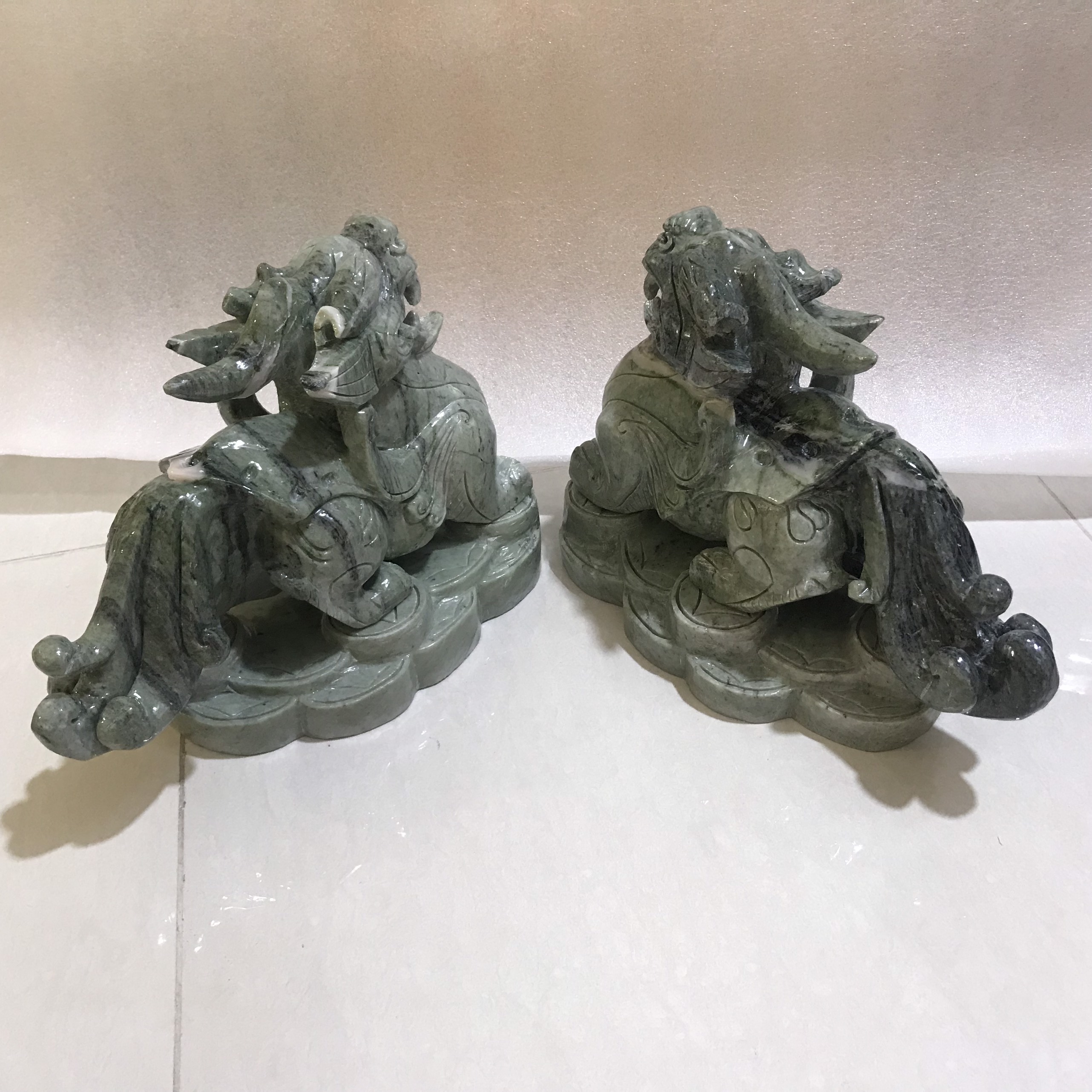 Tỳ hươu  đá tự nhiên màu xanh cho người mệnh Hỏa và Mộc dài 30cm x nặng 18 kg/cặp