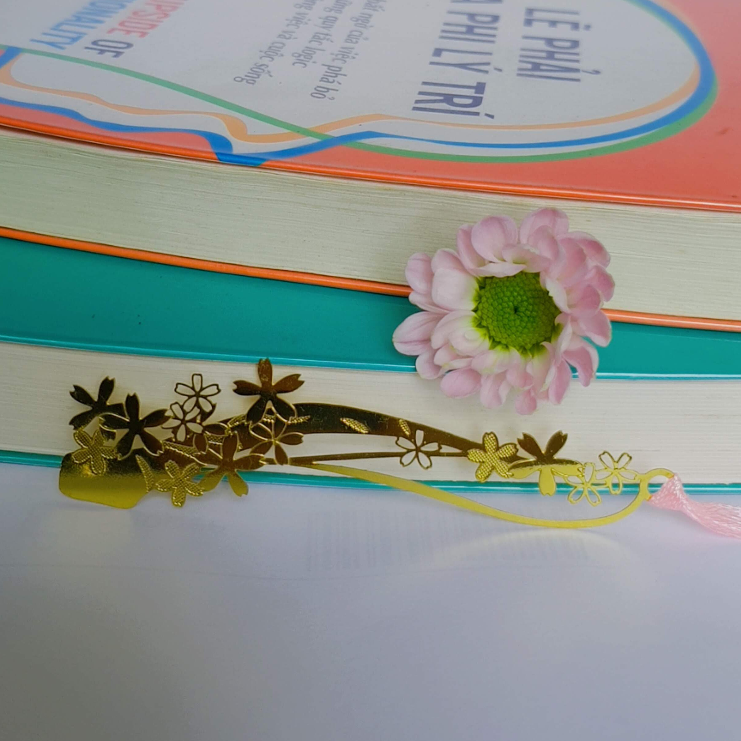 Bookmark kim loại họa tiết sakura hình cành cây dài