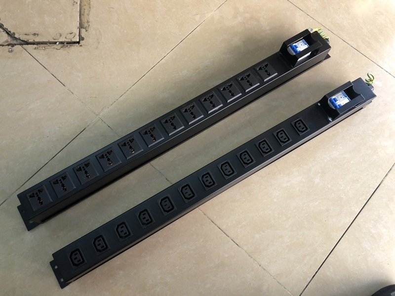 Thanh Nguồn PDU lắp cho tủ mạng 19''- 12 cổng C13 ngang, dọc cao cấp, aptomat 32A