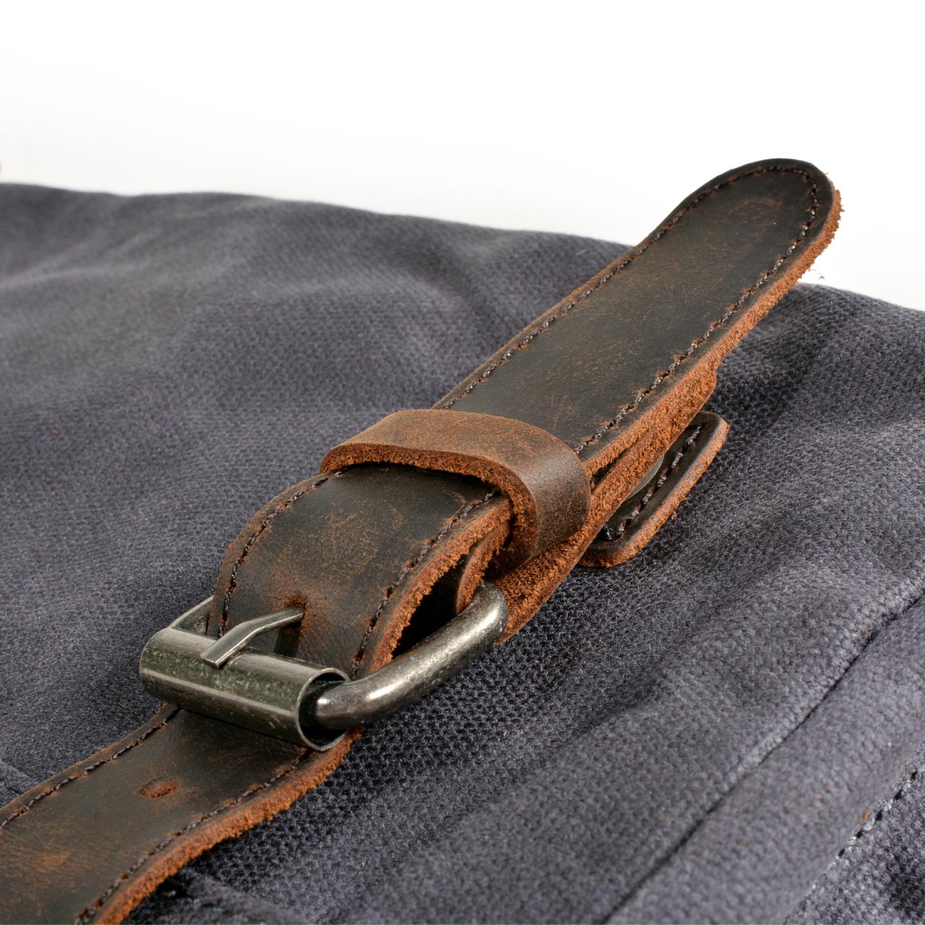 Túi đeo chéo vải bố chống nước AT6027 | Anh Tho Leather