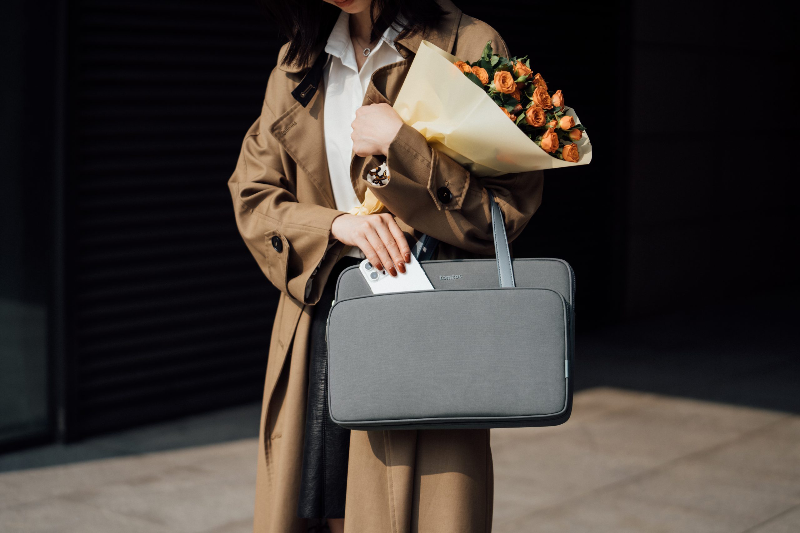 Túi Xách TOMTOC HER H21 Briefcase Premium Dành Cho Macbook 14 inch - Hàng Chính Hãng