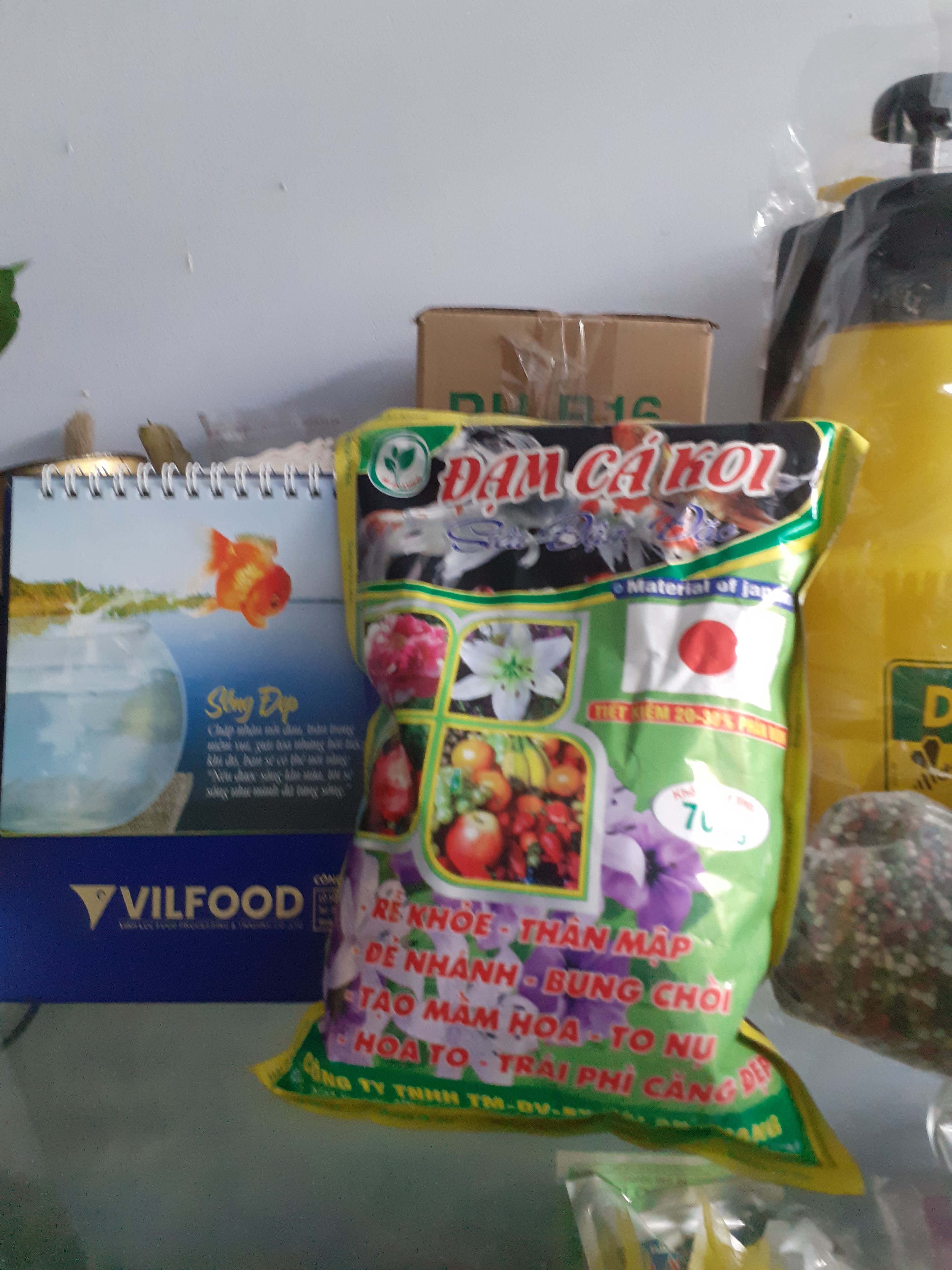 Đạm cá koi