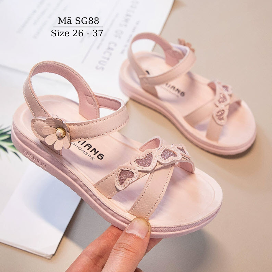 Sandal Bé Gái - Dép Quai Hậu Học Sinh Tiểu Trung Học 3 - 12 Tuổi Quai Chéo Đính Trái Tim Hồng Xinh Xắn SG88