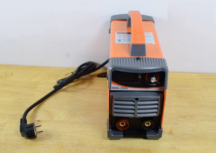 MÁY HÀN QUE ĐIỆN TỬ BTEC MMA 250A + TẶNG BAO TAY INGCO HGVK05