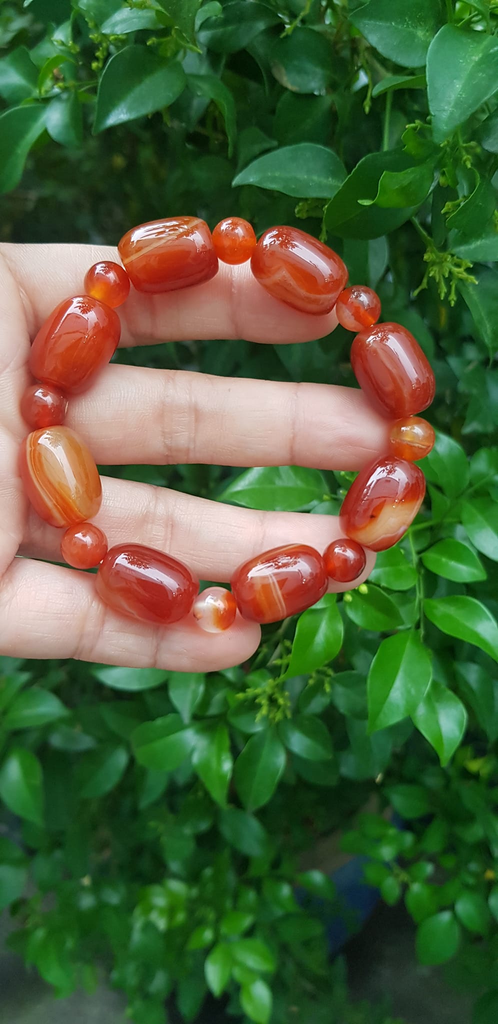 Vòng tay nữ đá mã não đỏ vân phối kiểu hạt thống hạt tròn size hạt 13mm Màu đỏ đậm nhạt vân tự nhiên nữ mệnh hoả mệnh thổ đeo may mắn rẻ xinh đẹp ạ