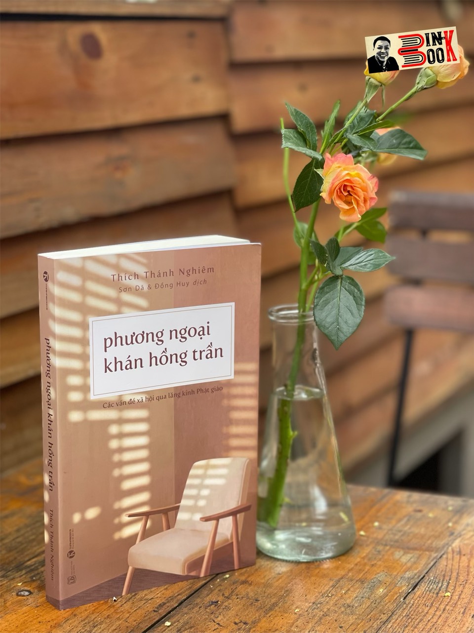 PHƯƠNG NGOẠI KHÁN HỒNG TRẦN -Các vấn đề xã hội qua lăng kính Phật giáo -Thích Thánh Nghiêm –Thái Hà -NXB Lao Động