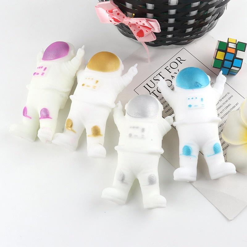 Squishy Mochi hình phi hành gia đứng mềm mịn dễ thương chân thực giảm stress co dãn đàn hồi ngộ nghĩnh bóp giải trí